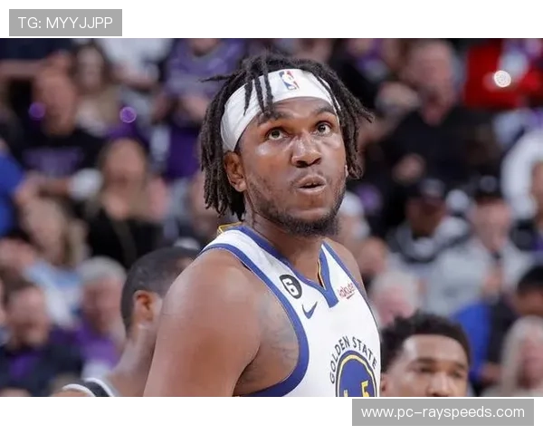 国王队尝试多种内线组合 沙里奇与尤班克斯轮换出场分析